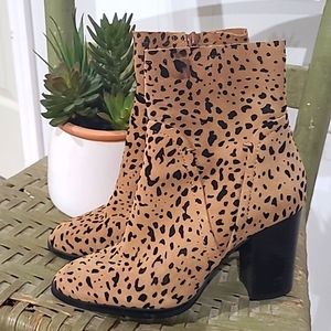 Gibson Latimer Suede Leopard Print Booties Size 6.5